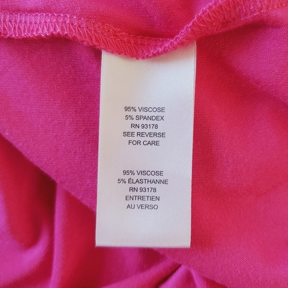 NEW Tahari Woman Viscose Blend Stretch Top Size 1X Fuchsia Asymmetric Neckline - Picture 7 of 10